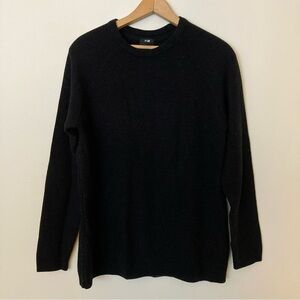 H&M long black women’s sweater, M